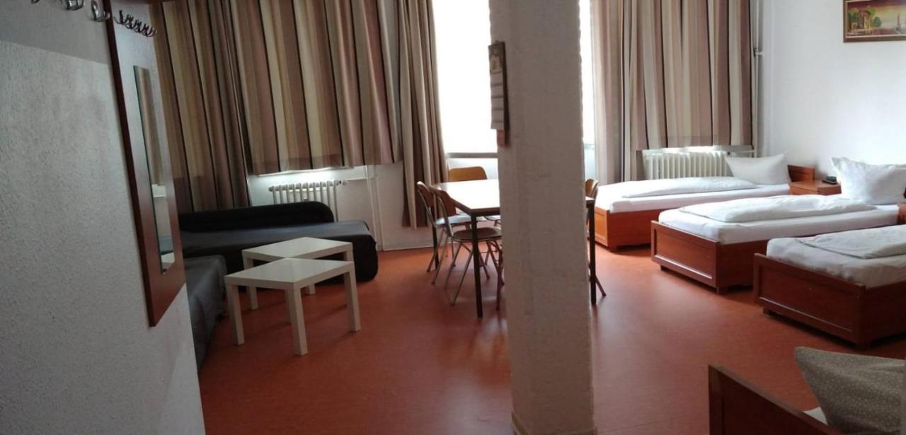 Hostel am Kurtti Berlin Exterior foto